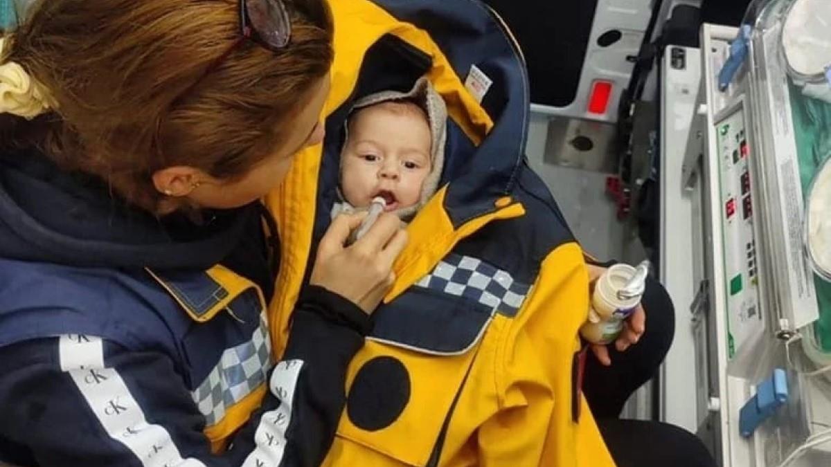 Μωράκι ανασύρθηκε ζωντανό μέσα από τα συντρίμμια, μετά τον μεγάλο σεισμό στην Τουρκία